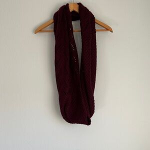 Banana Republic Factory Burgundy infinity Knit Scarf